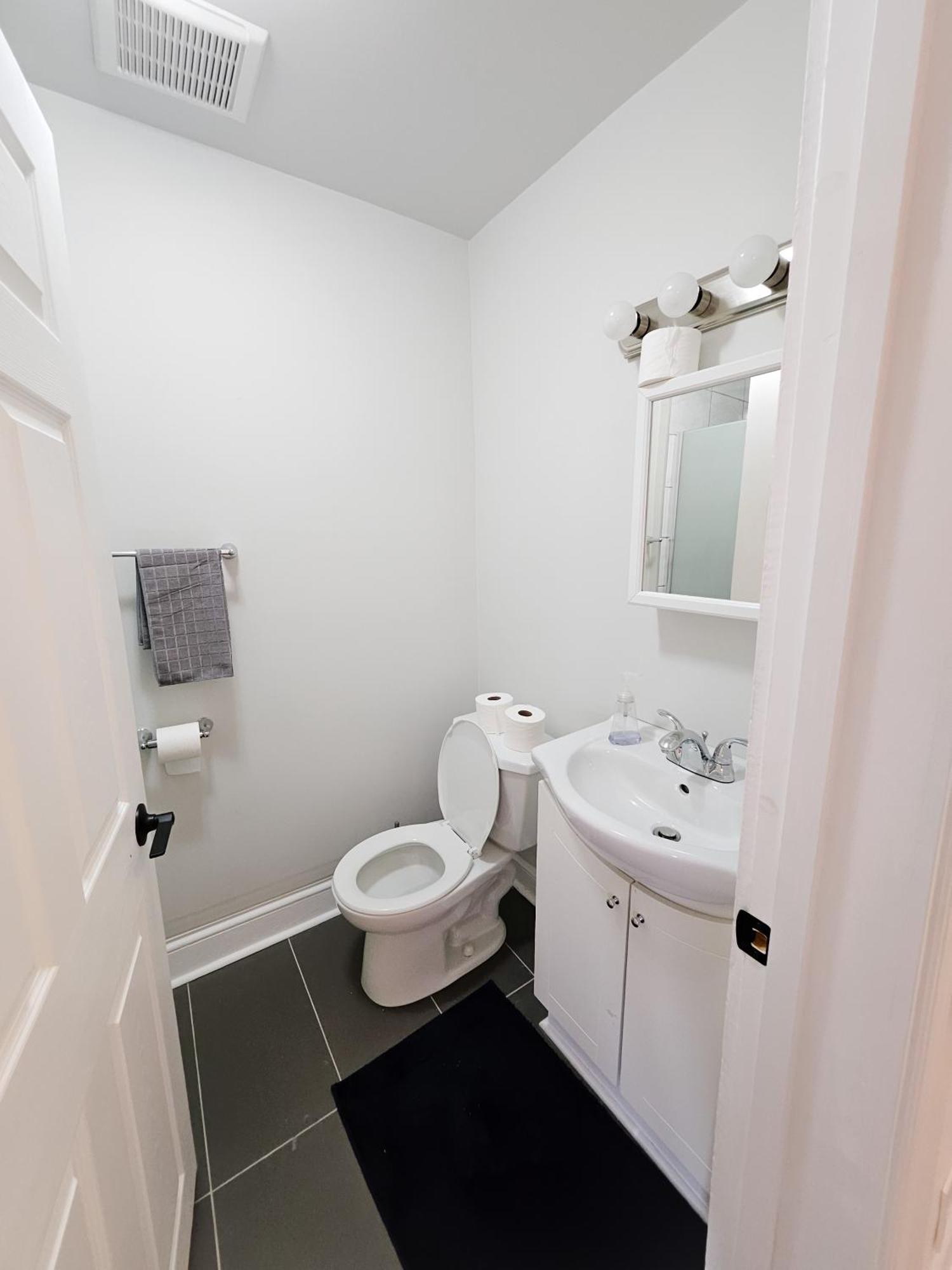 Ottawa Downtown Cozy Guesthouse Exterior photo